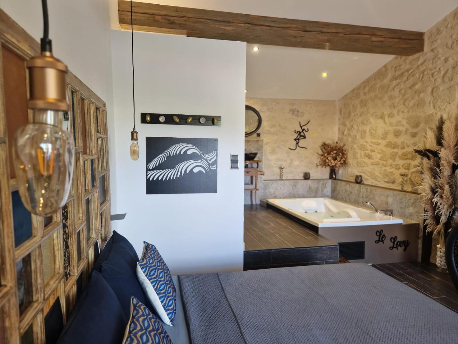 Le Lovy , Studio Independant Avec Jacuzzi Cubnezais Kültér fotó
